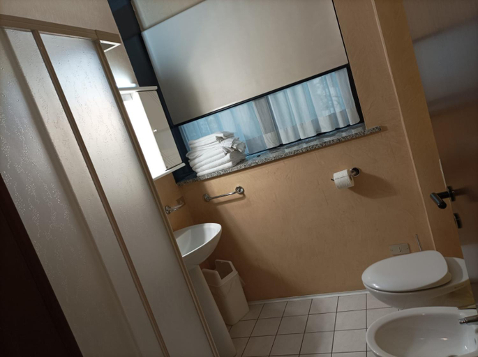 Others 5, Residence Le Arcate, Varese