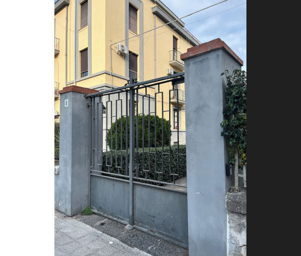 Others 5, Deodato Guest House, Catania