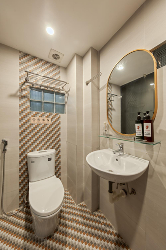 Bathroom 7