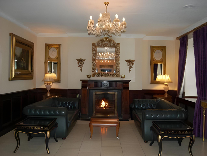 Public Area, Dooly's Hotel