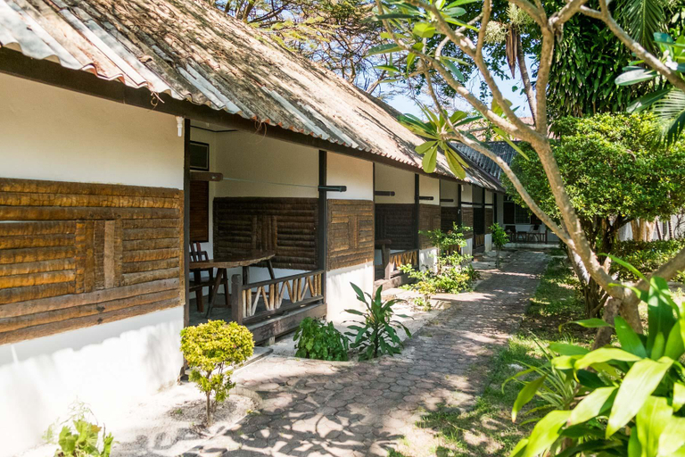 Exterior 3