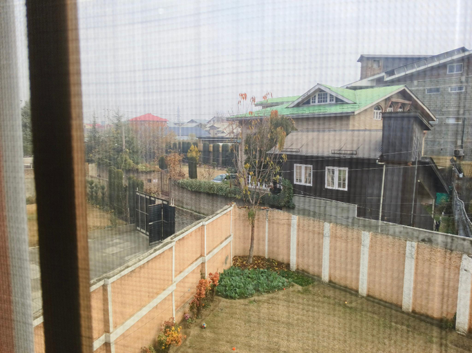 Others 4, Bashaw Residency , Srinagar