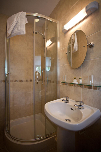 Bathroom 4, エンジェル・ビュー・ホテル, Gateshead