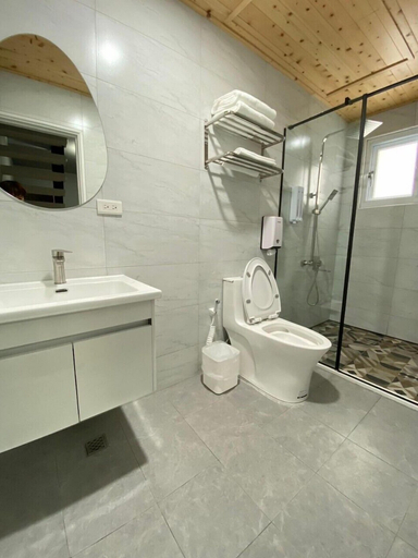 Bathroom 3, Budai Sun Never Sets B&B, Chiayi County