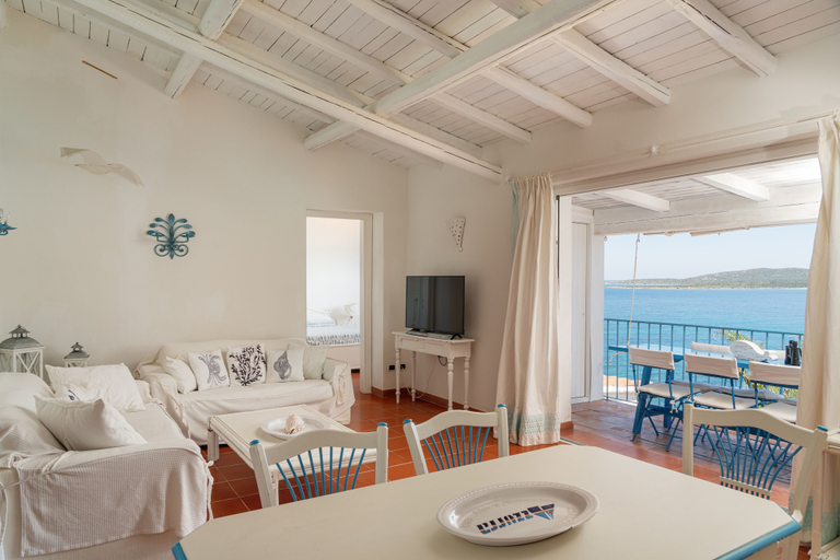 Others 5, Casa Azzurra con Terrazza Vista Mare by Wonderful Italy, Olbia-Tempio