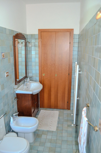 Bathroom 3, Villa Merola, Salerno
