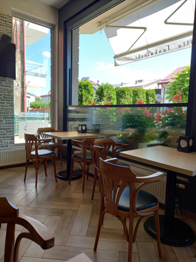 Food & Drinks 3, Villa Jankuloski