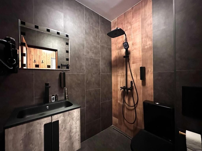 Bathroom 3, Windmills Resort, Elin Pelin