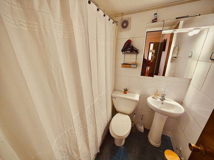 Bathroom, Vista al Costanera, Santiago