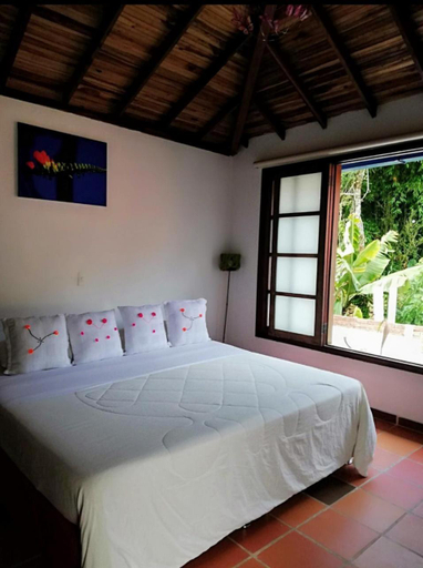Bedroom 3, Casa Rayma, Contratación