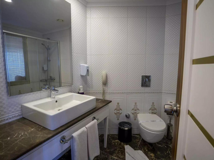 Bathroom 5, Jadore Deluxe Hotel & Spa, Manavgat