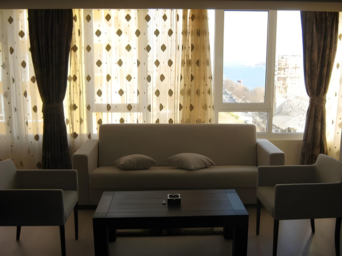 Others 4, Hotel Royale, Galati