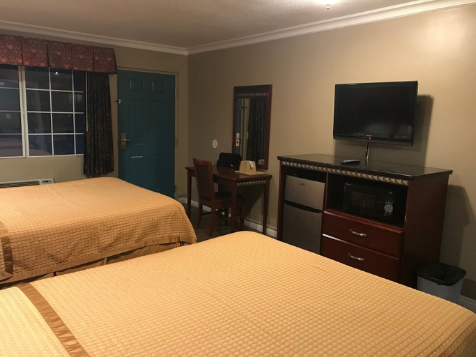 Bedroom 2, Corona Inn, Riverside