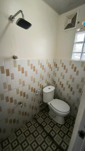 Bathroom 7
