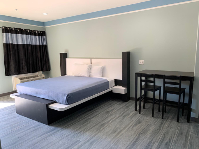 Bedroom 3, Crystal Suites, Houston