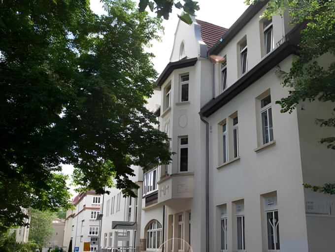 Exterior & Views 9