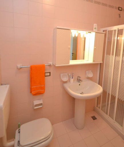 Bathroom 3, Your perfect apartment in Bibione - Beahost, Venezia
