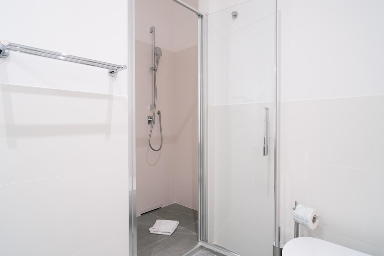 Bathroom 2, Lux Pretoria Rooms, Rome