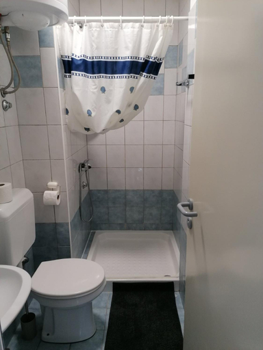 Bathroom 3, Apartments Maricic, Nin