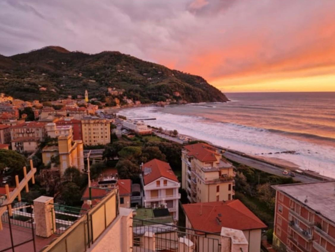 Others 3, Una finestra sul mare accanto alle 5 Terre, La Spezia