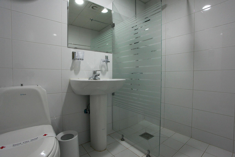 Bathroom 9