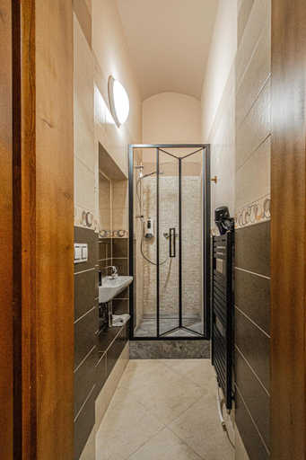 Others 2, Modern and Spacious Apartments in City Center, Praha 1