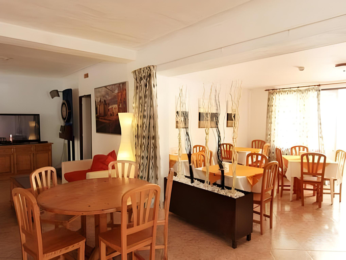 Food & Drinks 5, Coral beach house & food, Baleares