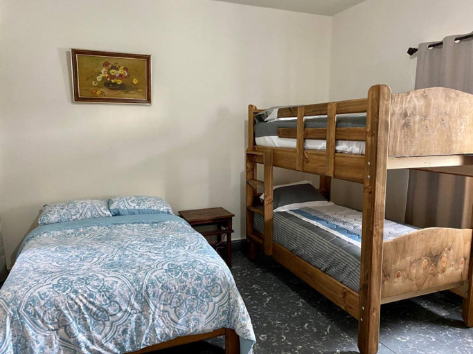 Bedroom 2, My Family In Monterrey - Hostel, Monterrey