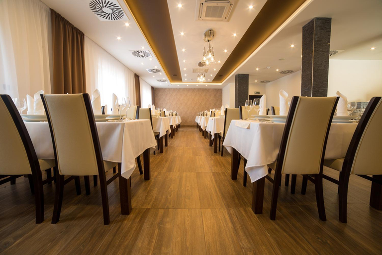 Food & Drinks 3, Hotel Daro, Žarnovica