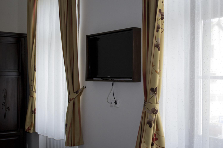 Others 4, Pekapartman, Kőszeg