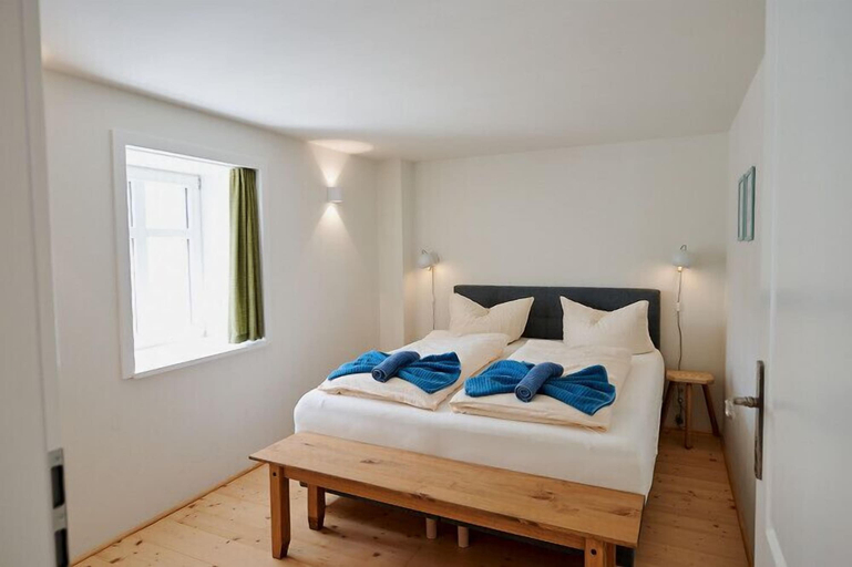 Bedroom 2, GUTSHOF Schirgiswalde, Bautzen