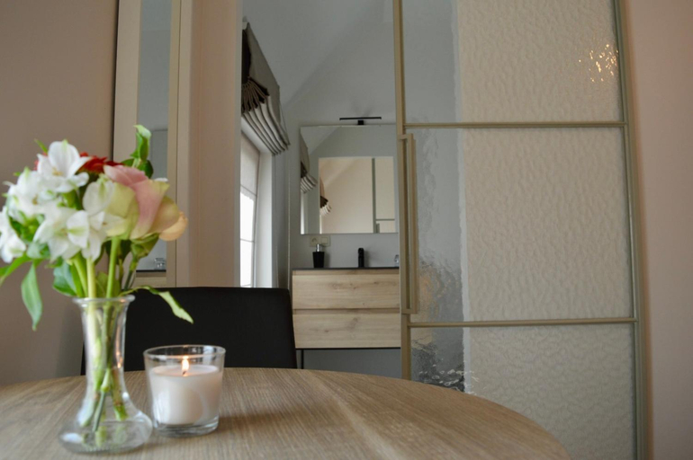 Others 5, Hoeve de Sterappel, Limburg
