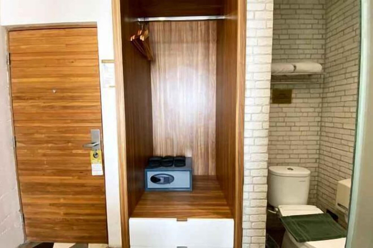 Bathroom 15