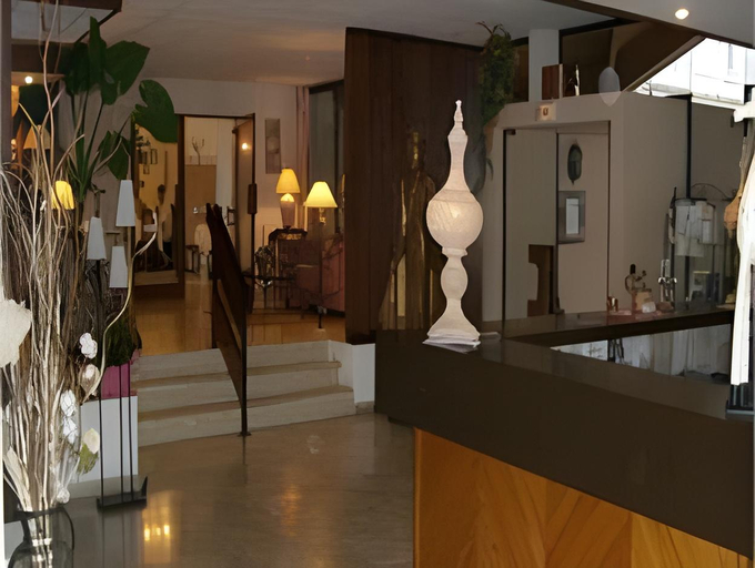 Public Area, Hotel Restaurant De La Paix, Gers