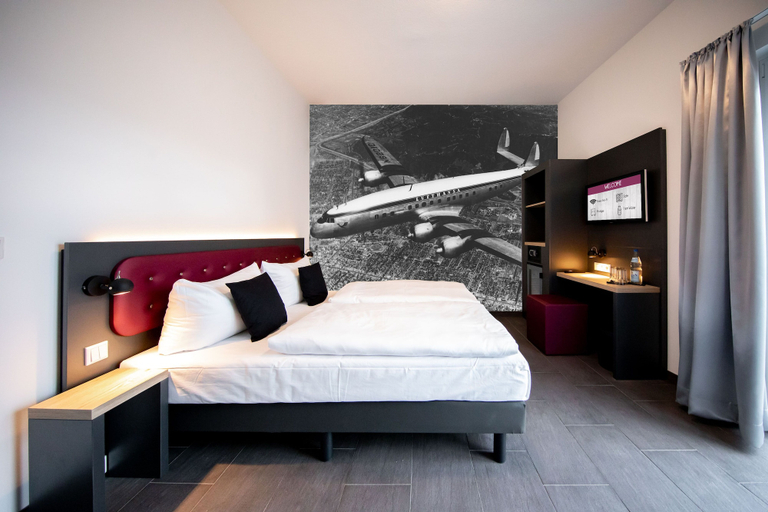 Bedroom 3, SMARTY Airport Cologne Hotel, Köln