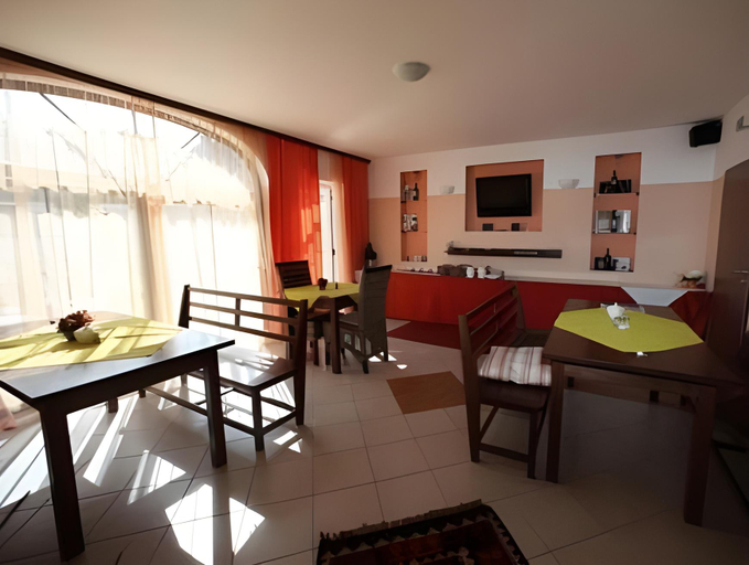 Food & Drinks, DAS Landhaus Klambauer - Apartmenthaus Thermennahe St Martins Therme, Neusiedl am See