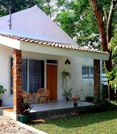 Exterior 1