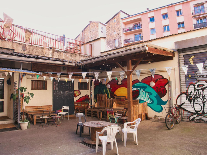 Le Flaneur Guesthouse, Rhône