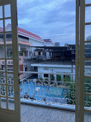 Others 5, Cannarata, Phnom Penh
