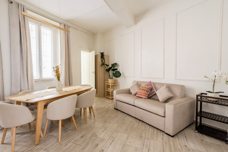 Others 5, Reva Suites, Paris