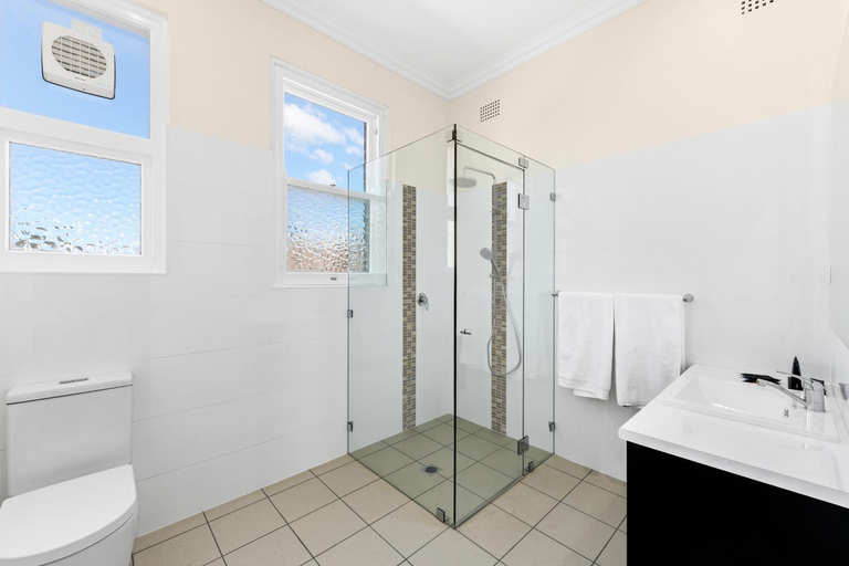 Bathroom 3, The Star Boutique Apartments, Port Macquarie-Hastings - Pt B