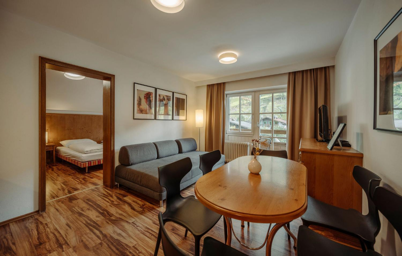 Bedroom 3, TheResi Appartements, Zell am See