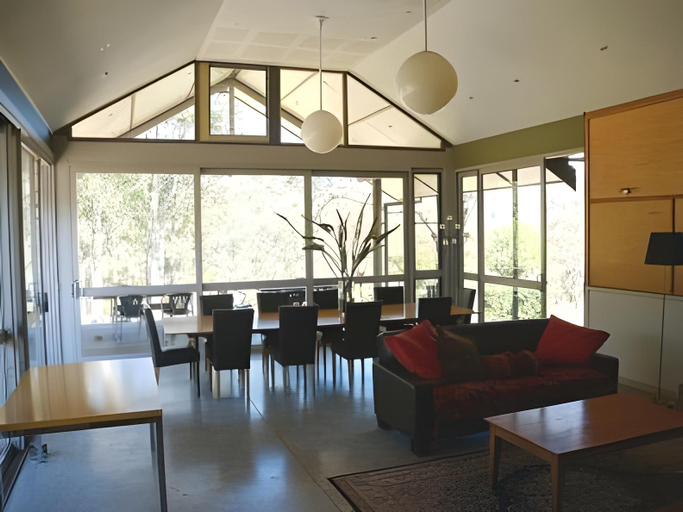 Food & Drinks 2, Elfin Hill Country Accommodation, Cessnock