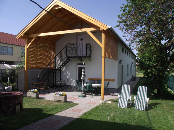 Others 2, Radek Vendeghaz es Apartman, Mosonmagyaróvár