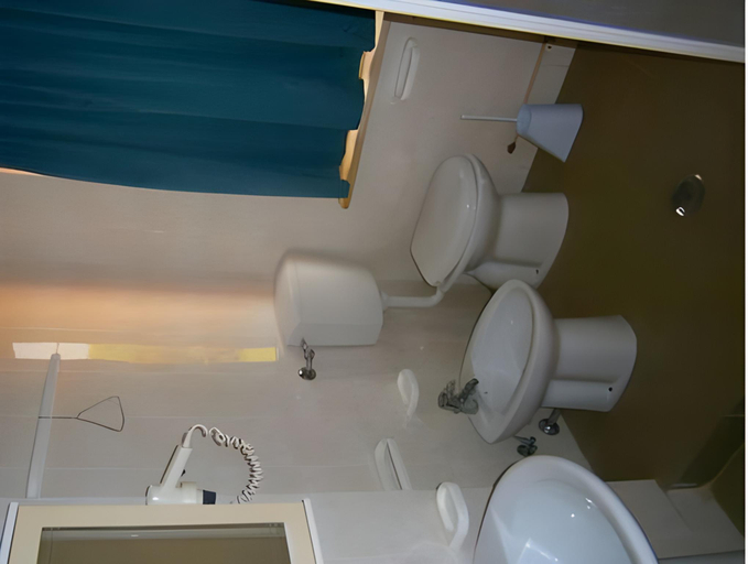 Bathroom 5, Hotel Rivabella, Catanzaro