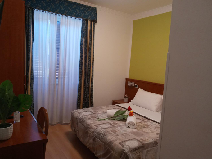 Bedroom 2, La Casa Dell'Arte, Rome