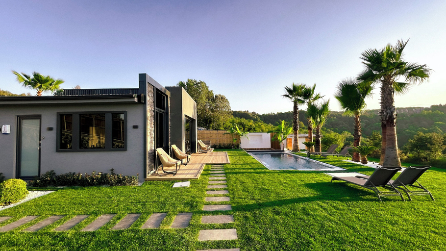 Front of property 4, Sapanca Sunset Villas, Sapanca