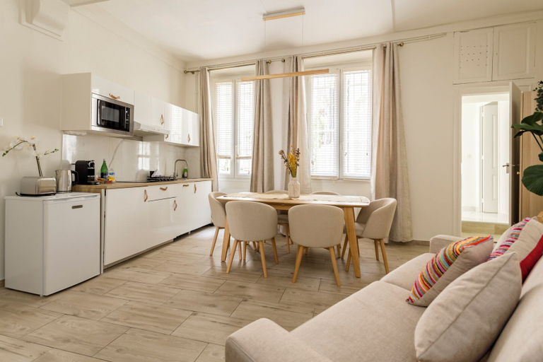 Others 3, Reva Suites, Paris