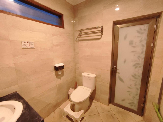Bathroom 6