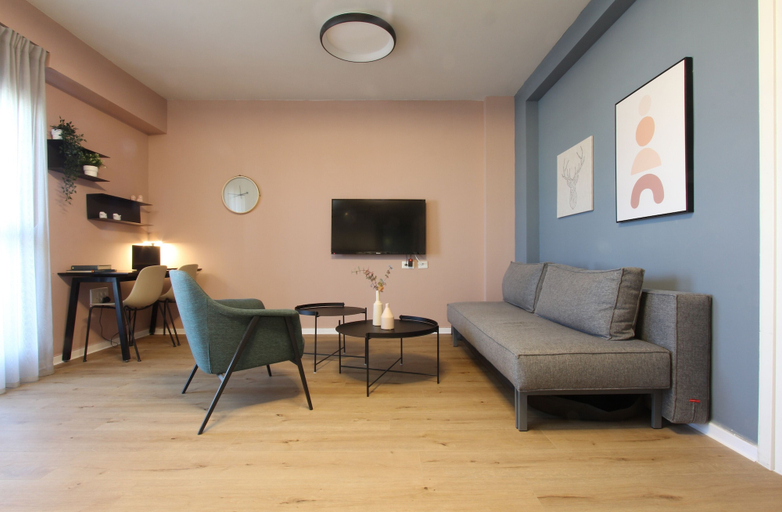 Others 4, 1 BR Apt TLV TAU by Sea N' Rent